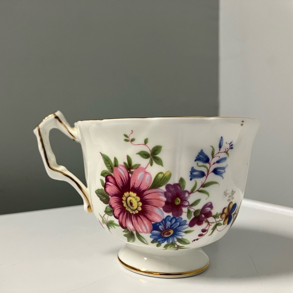 Aynsley gold rimmed vintage floral teacup